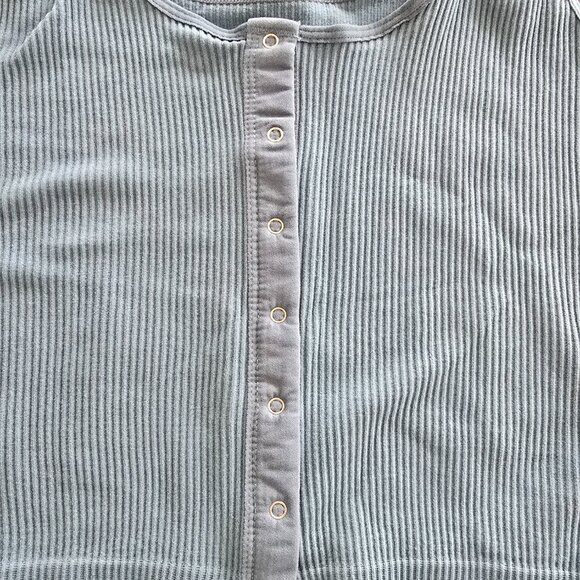 Forever 21 Ribbed Button-Up Crop Top (**Set of 2**) Powder Blue and Sage Green - Picture 11 of 14